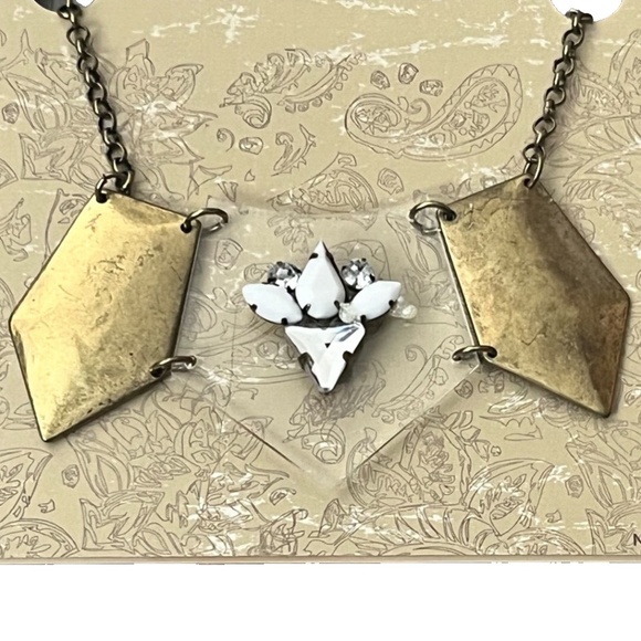 American Rag 16-in Gold-Tone Geometric Lucite Statement Necklace - Picture 5 of 8